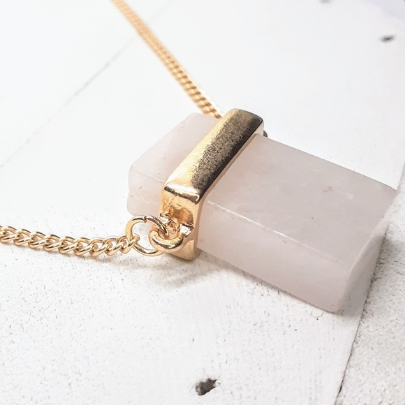 Jewelry - Rose quartz bar necklace